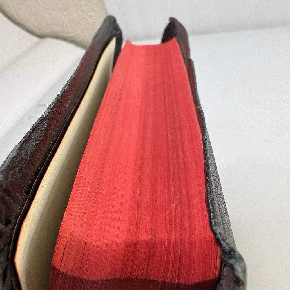 Holy Bible Old & New Testaments King James Pronouncing Version - Nelson's Series